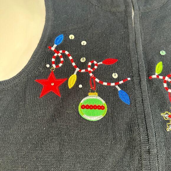 Nouveaux NWT Women's Medium Black Full Zip Christmas Ornament Vest Embellished - Picture 6 of 10